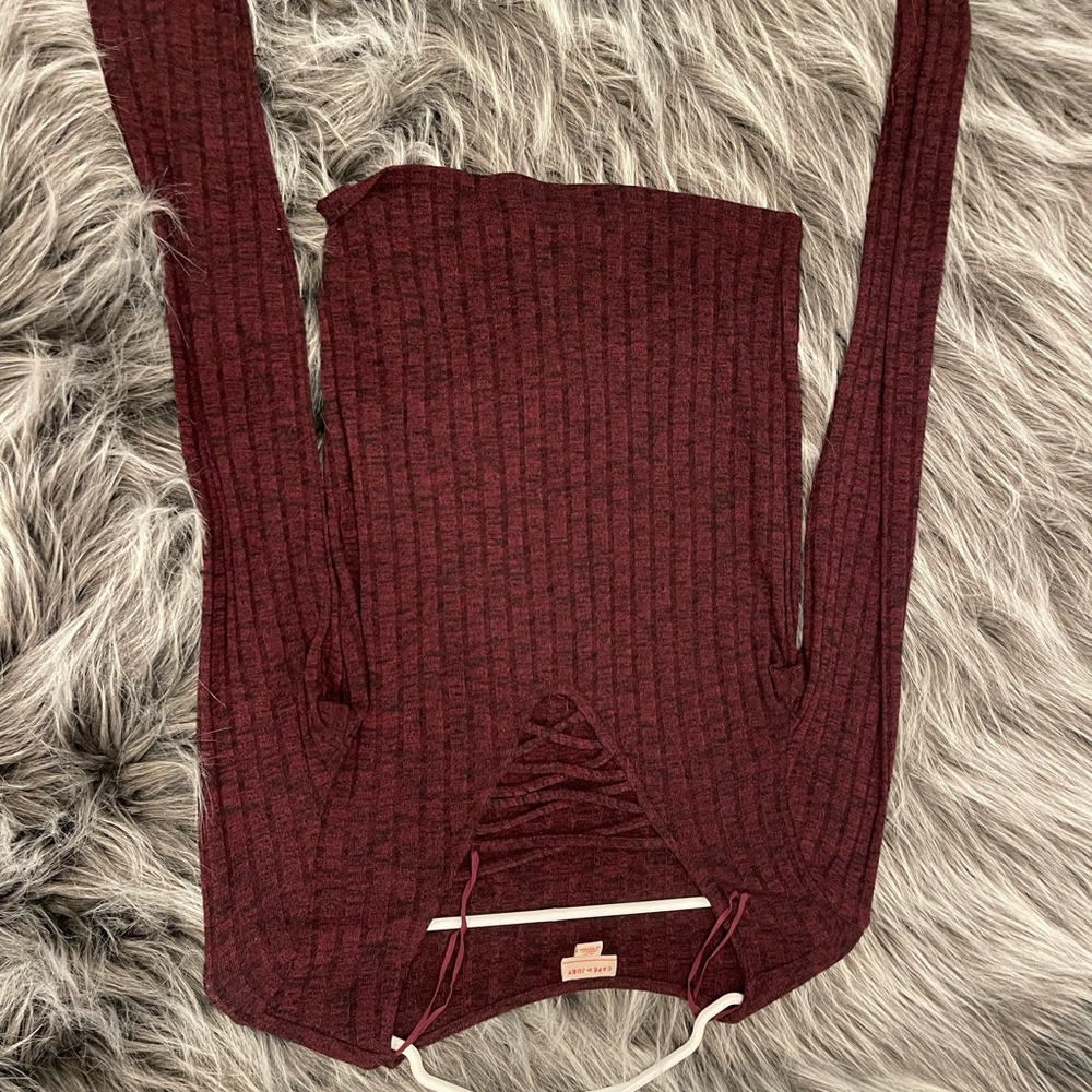Size Small tight front cut long sleeve